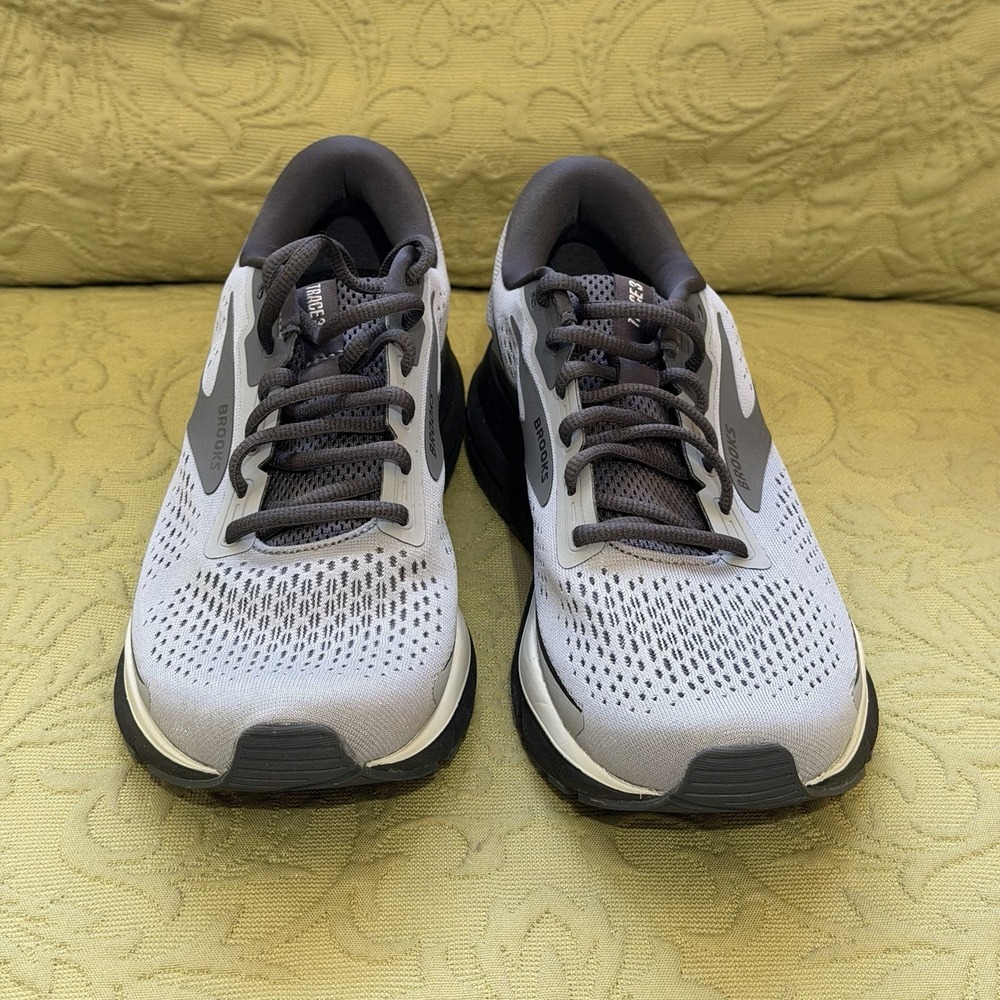 Brooks Trace 3 Gray Black 1104121D049 Men's Size 8 Medium run walk jog exercise